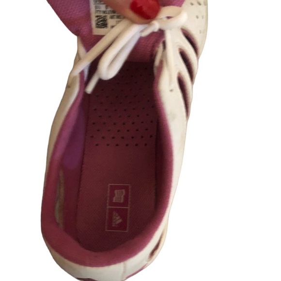 ADIDAS size 9.5 Climate Control  sneakers white & pink with cool cut on heel - Picture 13 of 14